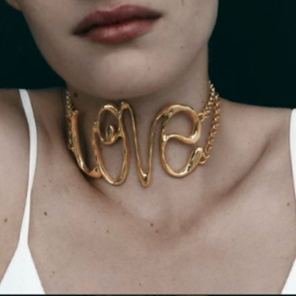 Trendy love chocker A852